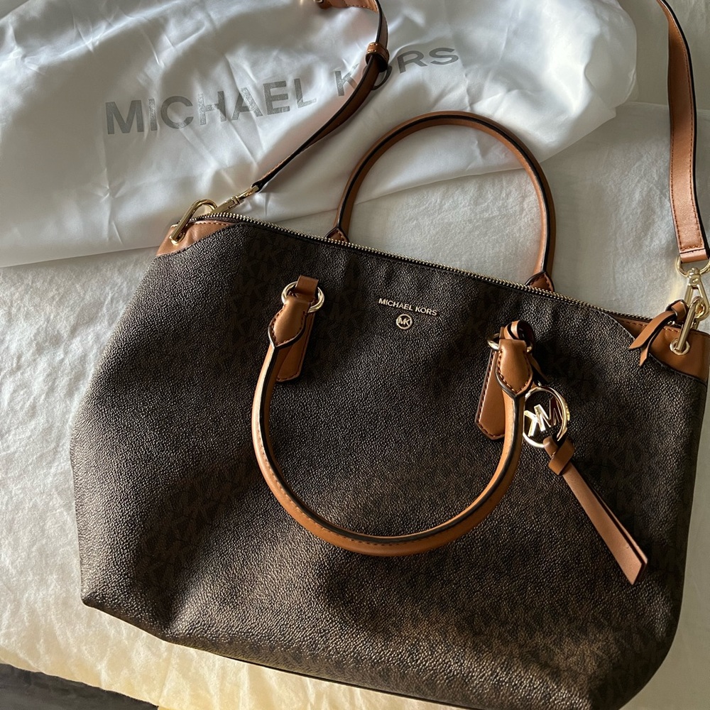 Michael Kors Crossbody - Picture 2 of 3